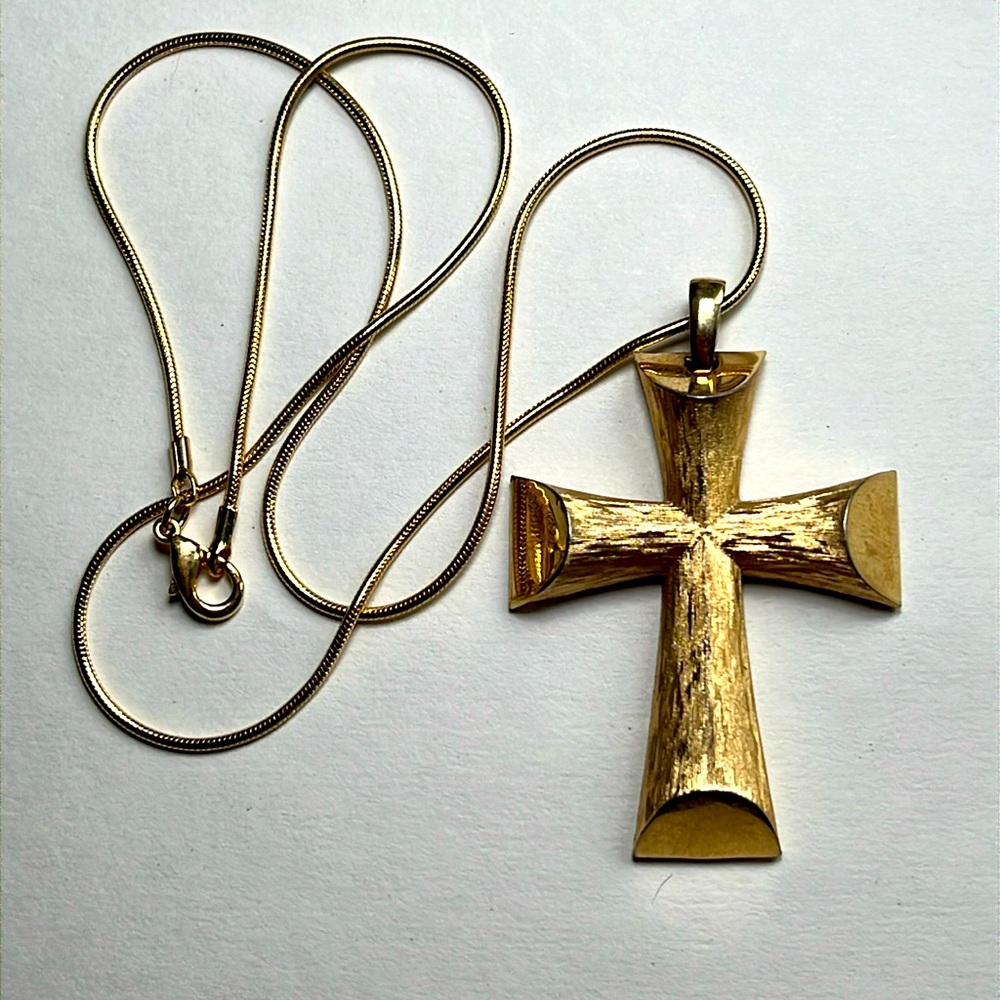 Avon Vintage Cross Necklace